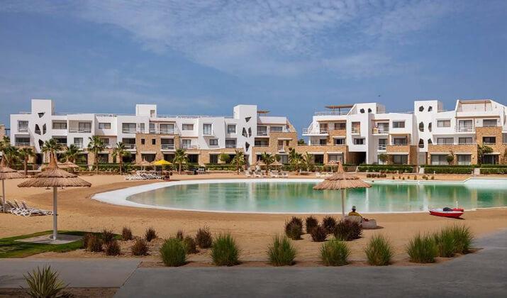 شاليهات للبيع في قرية سوان ليك الجونة